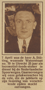 871140 Portret van A. Stilting (Waterstraat 79) te Utrecht, die 25 jaar in dienst is als stoker bij de Nederlandsche ...